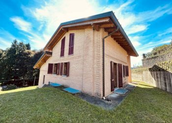 Facciata - Villa via Sant'Antonino, Cantello - foto 1