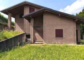 Facciata - Villa via Sant'Antonino, Cantello - foto 4