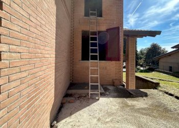 Facciata - Villa via Sant'Antonino, Cantello - foto 20