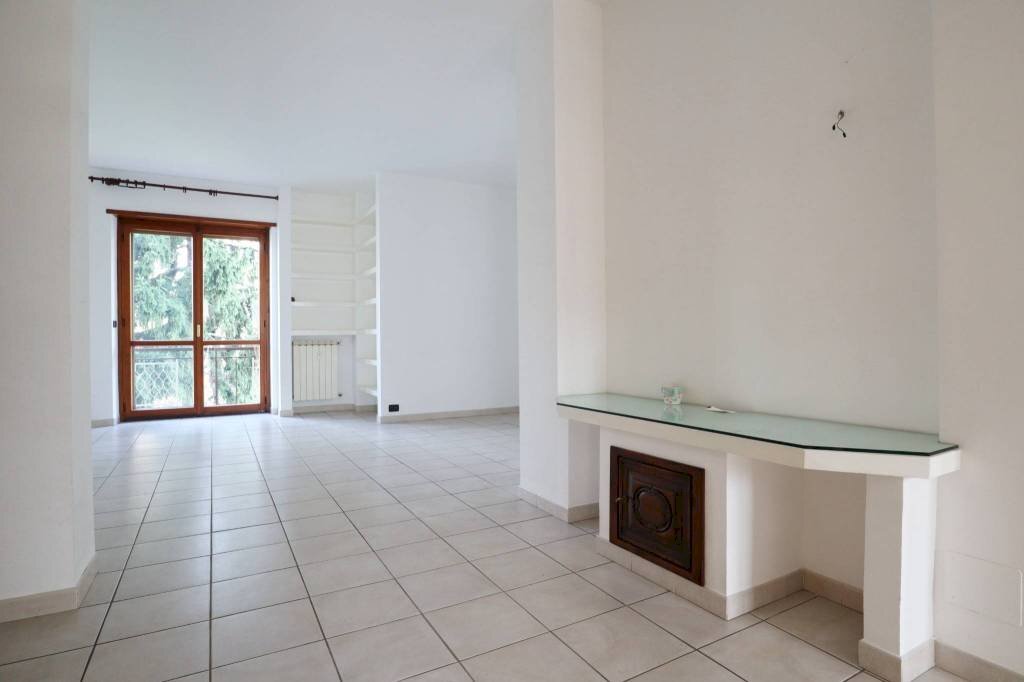 Salone - Appartamento corso Palmiro Togliatti, 12, Collegno - foto 2