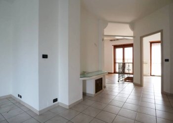 Salone - Appartamento corso Palmiro Togliatti, 12, Collegno - foto 13