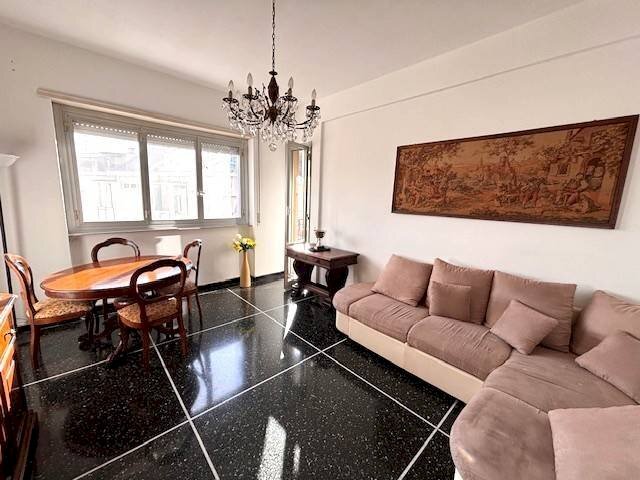 Salone - Quadrilocale via delle Ginestre, Genova (zona Marassi) - foto 1