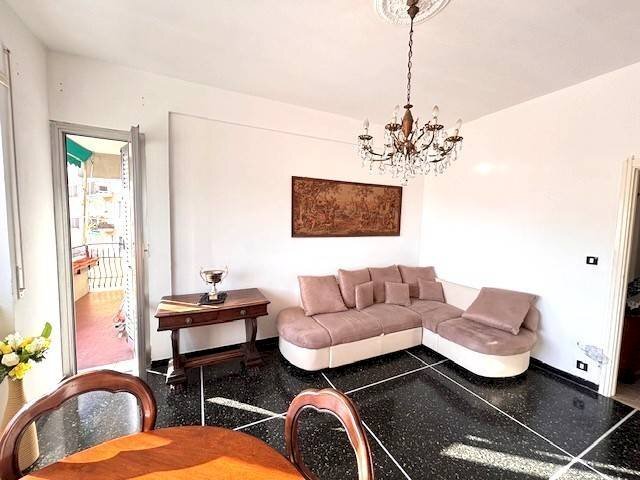 Salone - Quadrilocale via delle Ginestre, Genova (zona Marassi) - foto 3