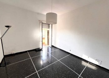 Camera da letto - Quadrilocale via delle Ginestre, Genova (zona Marassi) - foto 7