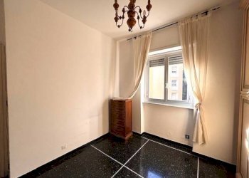 Camera da letto - Quadrilocale via delle Ginestre, Genova (zona Marassi) - foto 11