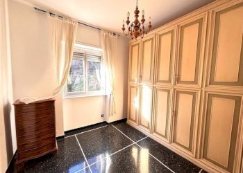 Camera da letto - Quadrilocale via delle Ginestre, Genova (zona Marassi) - foto 12