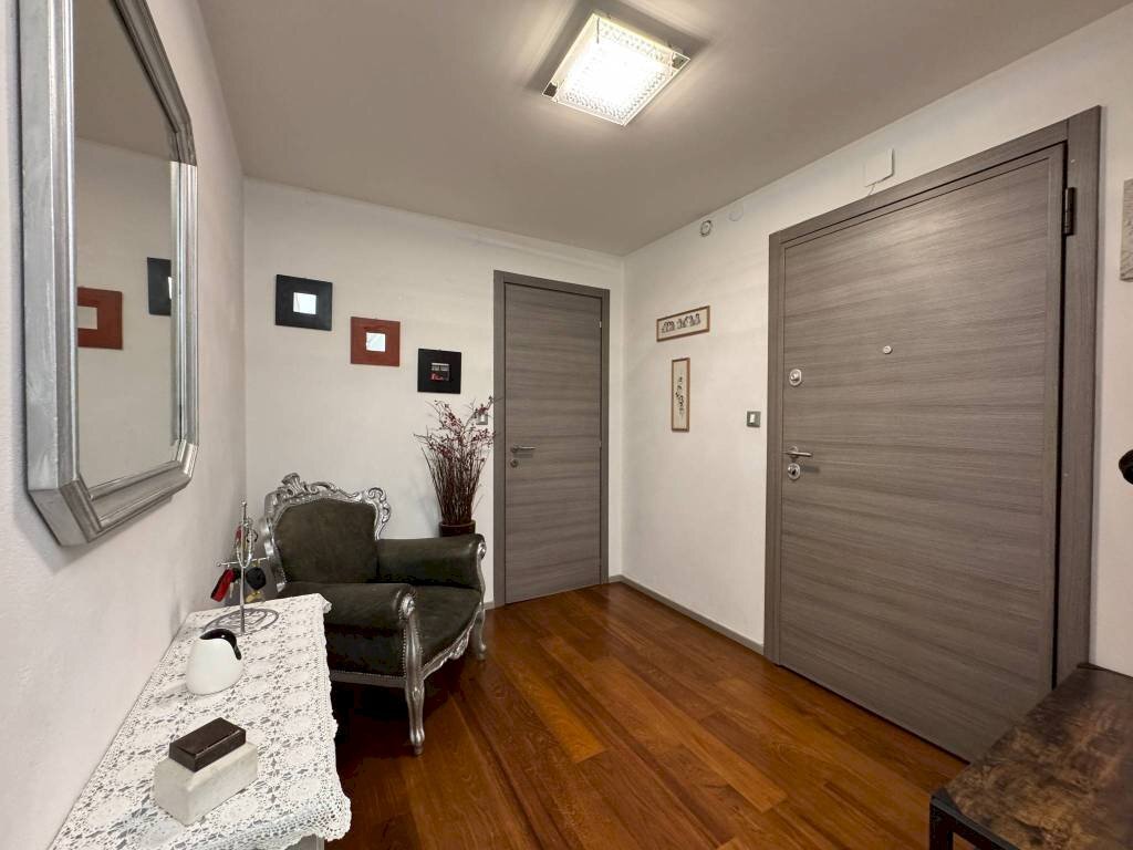 Ingresso - Four-room apartment via San Michele, 8, Savona (neighborhood Oltreletimbro) - photo 3