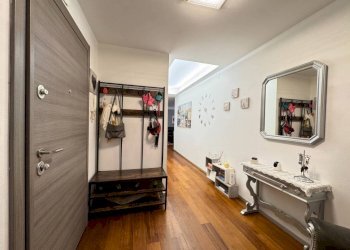 Ingresso - Four-room apartment via San Michele, 8, Savona (neighborhood Oltreletimbro) - photo 2