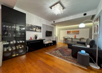 Salone - Quadrilocale via San Michele, 8, Savona (zona Oltreletimbro) - foto 6
