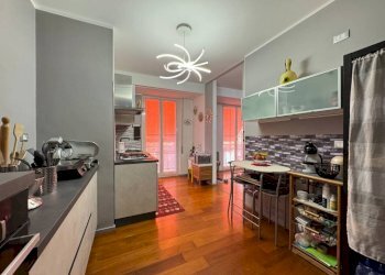Cucina - Quadrilocale via San Michele, 8, Savona (zona Oltreletimbro) - foto 9