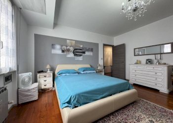 Camera da letto - Four-room apartment via San Michele, 8, Savona (neighborhood Oltreletimbro) - photo 20