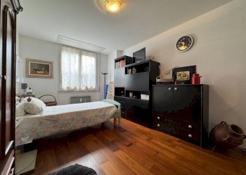 Camera da letto - Four-room apartment via San Michele, 8, Savona (neighborhood Oltreletimbro) - photo 22