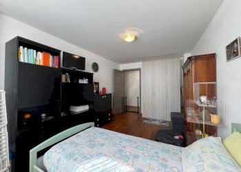 Camera da letto - Quadrilocale via San Michele, 8, Savona (zona Oltreletimbro) - foto 23