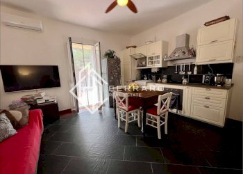 Salone - Trilocale via Unità d'Italia, 19, Arenzano - foto 1