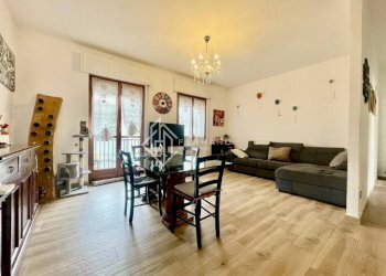 Salone - Quadrilocale via Fratelli Francia, 2, Cairo Montenotte - foto 1