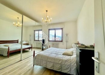 Camera da letto - Quadrilocale via Fratelli Francia, 2, Cairo Montenotte - foto 17