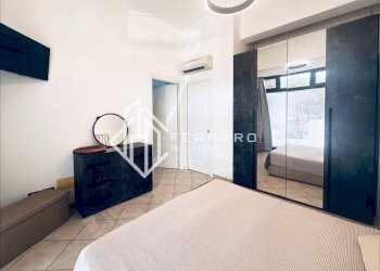 Camera da letto - Bilocale piazza Camillo Sbarbaro, Spotorno - foto 13