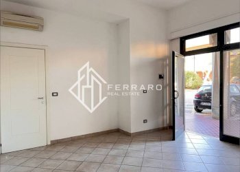 Interno non residenziale - Bilocale piazza Camillo Sbarbaro, Spotorno - foto 17