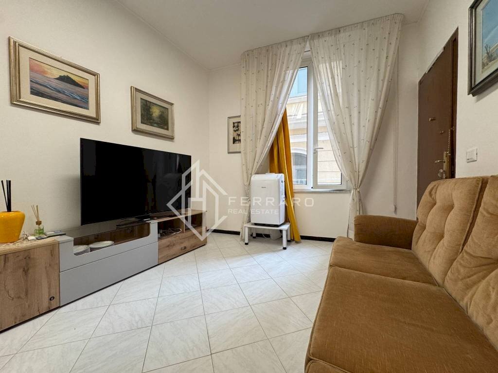 Salone - Two-room apartment vico Gallicò, Savona (neighborhood Centro storico) - photo 1