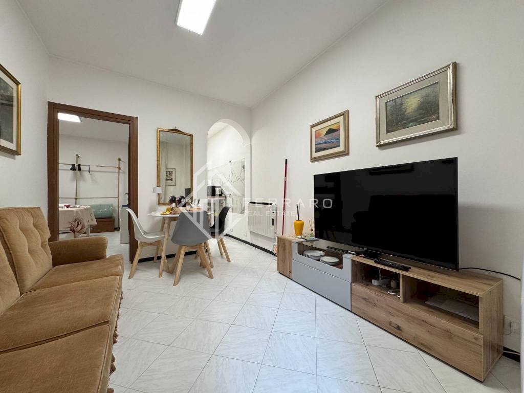 Salone - Two-room apartment vico Gallicò, Savona (neighborhood Centro storico) - photo 2