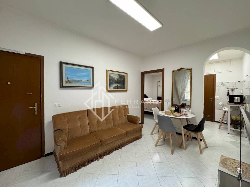 Salone - Two-room apartment vico Gallicò, Savona (neighborhood Centro storico) - photo 3