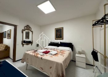 Camera da letto - Bilocale vico Gallicò, Savona (zona Centro storico) - foto 8