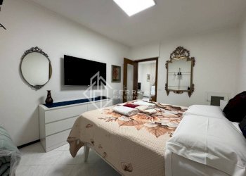 Camera da letto - Bilocale vico Gallicò, Savona (zona Centro storico) - foto 10