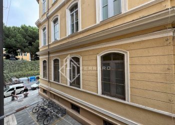 Facciata - Bilocale vico Gallicò, Savona (zona Centro storico) - foto 15