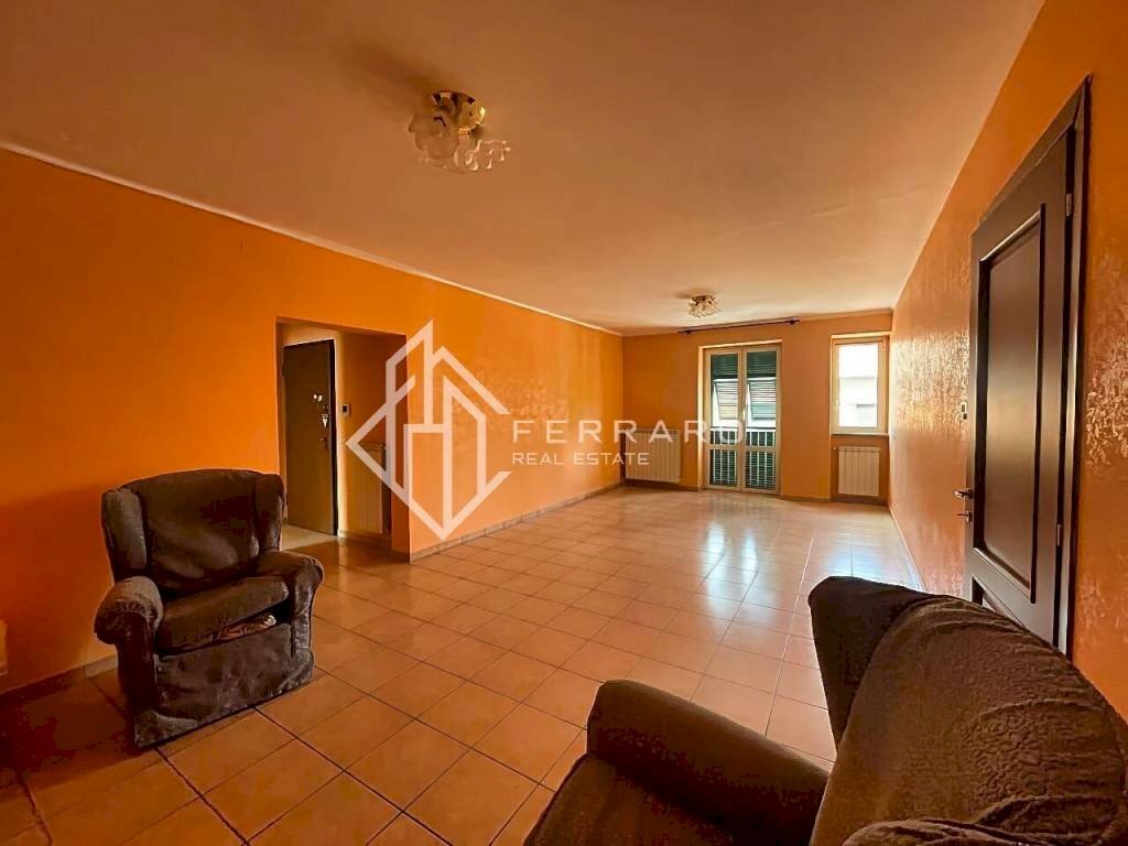 Salone - Quadrilocale via Umberto Sciutto, Cairo Montenotte - foto 2