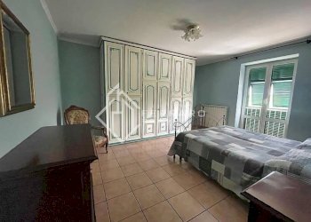 Camera da letto - Quadrilocale via Umberto Sciutto, Cairo Montenotte - foto 16