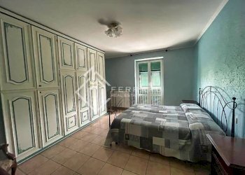 Camera da letto - Quadrilocale via Umberto Sciutto, Cairo Montenotte - foto 17