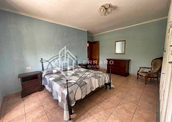 Camera da letto - Quadrilocale via Umberto Sciutto, Cairo Montenotte - foto 18