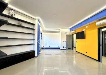 Ufficio - Appartamento via Vincenzo e Tommaso Garassino, 2, Savona (zona Centro storico) - foto 8
