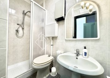 Bagno - Appartamento via Vincenzo e Tommaso Garassino, 2, Savona (zona Centro storico) - foto 10