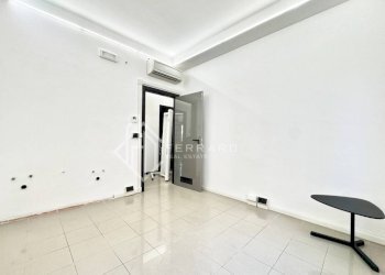 Ufficio - Appartamento via Vincenzo e Tommaso Garassino, 2, Savona (zona Centro storico) - foto 13