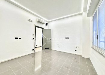 Ufficio - Appartamento via Vincenzo e Tommaso Garassino, 2, Savona (zona Centro storico) - foto 18