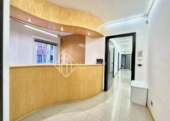 Interno palazzo - Appartamento via Vincenzo e Tommaso Garassino, 2, Savona (zona Centro storico) - foto 33