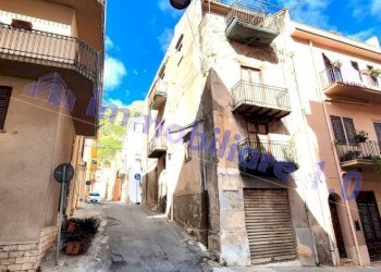 Zona - Casa indipendente via Roma, Castellammare del Golfo - foto 2