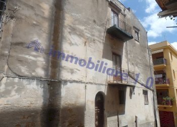 Facciata - Casa indipendente via Roma, Castellammare del Golfo - foto 23