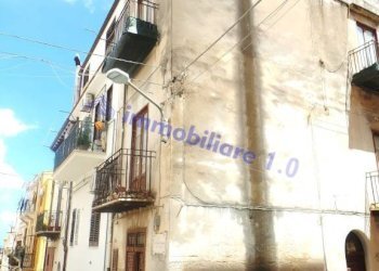 Facciata - Casa indipendente via Roma, Castellammare del Golfo - foto 24