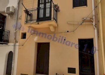 Facciata - Casa indipendente via Trinità, 12, Castellammare del Golfo - foto 24