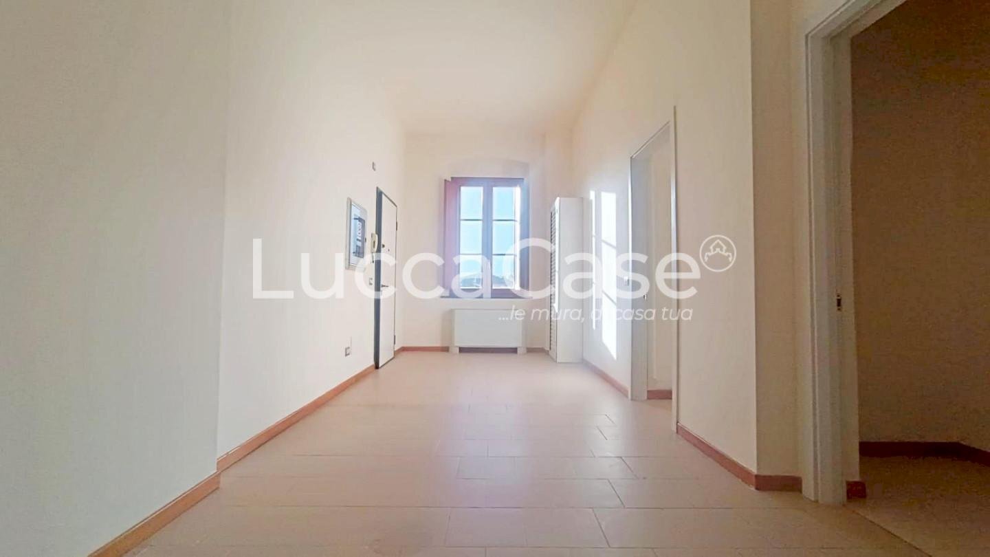 Office Lucca (neighborhood Arancio) - photo 1