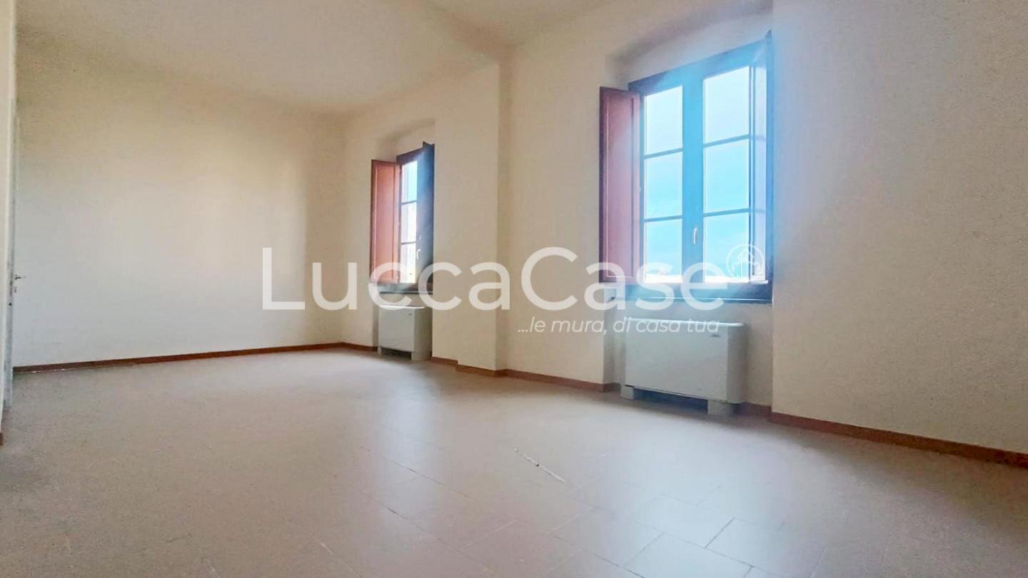 Office Lucca (neighborhood Arancio) - photo 2