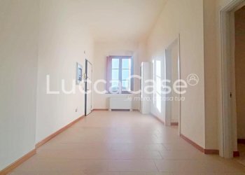 Office Lucca (neighborhood Arancio) - photo 1