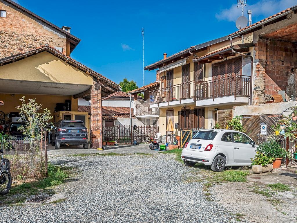 Semi-detached house Via roma, San Gillio - photo 1