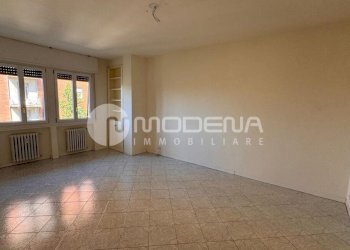 Bilocale Modena (zona Circoscrizione 1) - foto 1