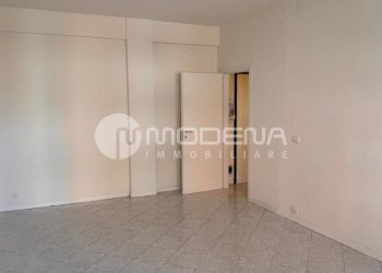 Bilocale Modena (zona Circoscrizione 1) - foto 10