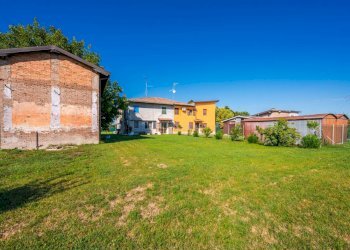 Semi-detached Villa San Pietro in Casale - photo 3