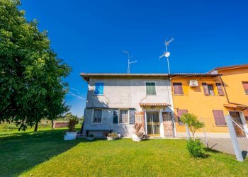Semi-detached Villa San Pietro in Casale - photo 4
