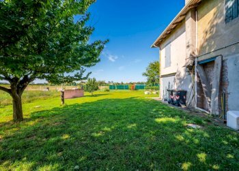 Semi-detached Villa San Pietro in Casale - photo 10